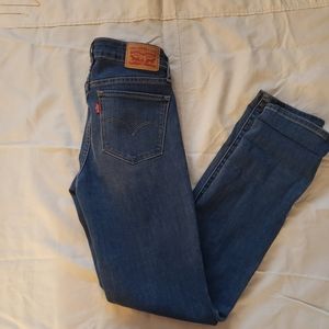 712 Slim Levi's Jeans